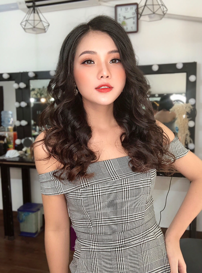 có nên makeup tại nhà giá rẻ không 
