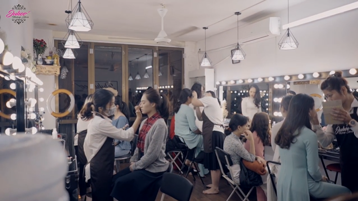 học trang điểm mất bao lâu
