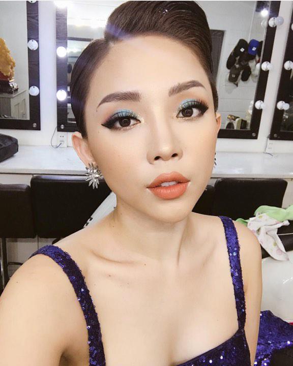 Makeup look xanh ngọc