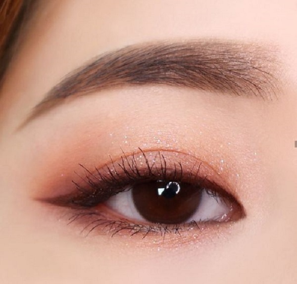 Makeup mắt tone cam đất