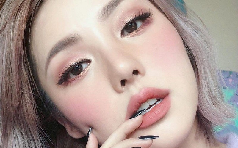 Makeup tone hồng đất phù hợp với những cô nàng cá tính