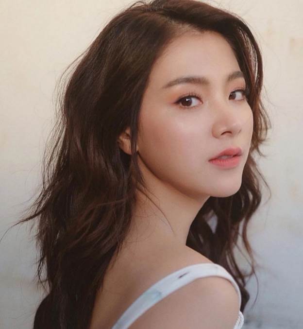 “Bung lụa” mua dịch với trào lưu makeup TIKTOK thập niên 90