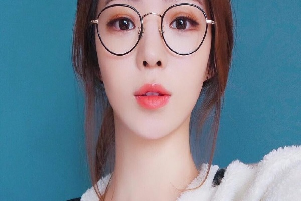 Tone makeup kỷ yếu 2021 đẹp hút hồn các cô gái sắp ra trường