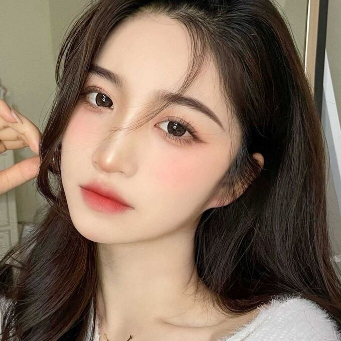 trang điểm biểu diễn sân khấu 